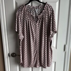 NWT- Women's Geometric Print Top - Pink